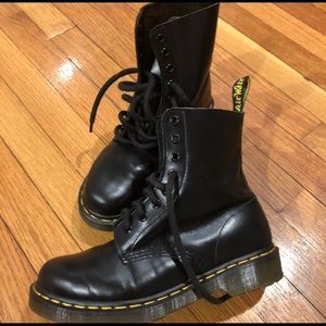Black Pascal 1460 Doc Martens